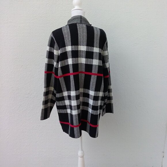 Leo & Nicole Sweater Cardigan Women's 1X Red Black Plaid Open Acrylic Preppy - Picture 3 of 8